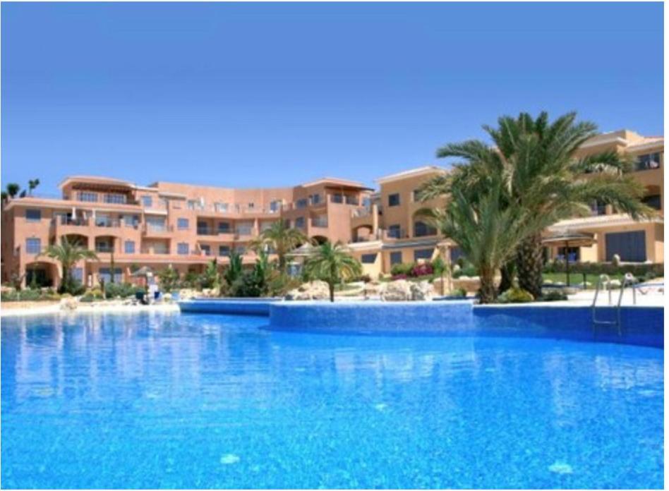 Comfortable 2 Bedroom Apartment In Popular Limnaria Gardens Paphos Ngoại thất bức ảnh