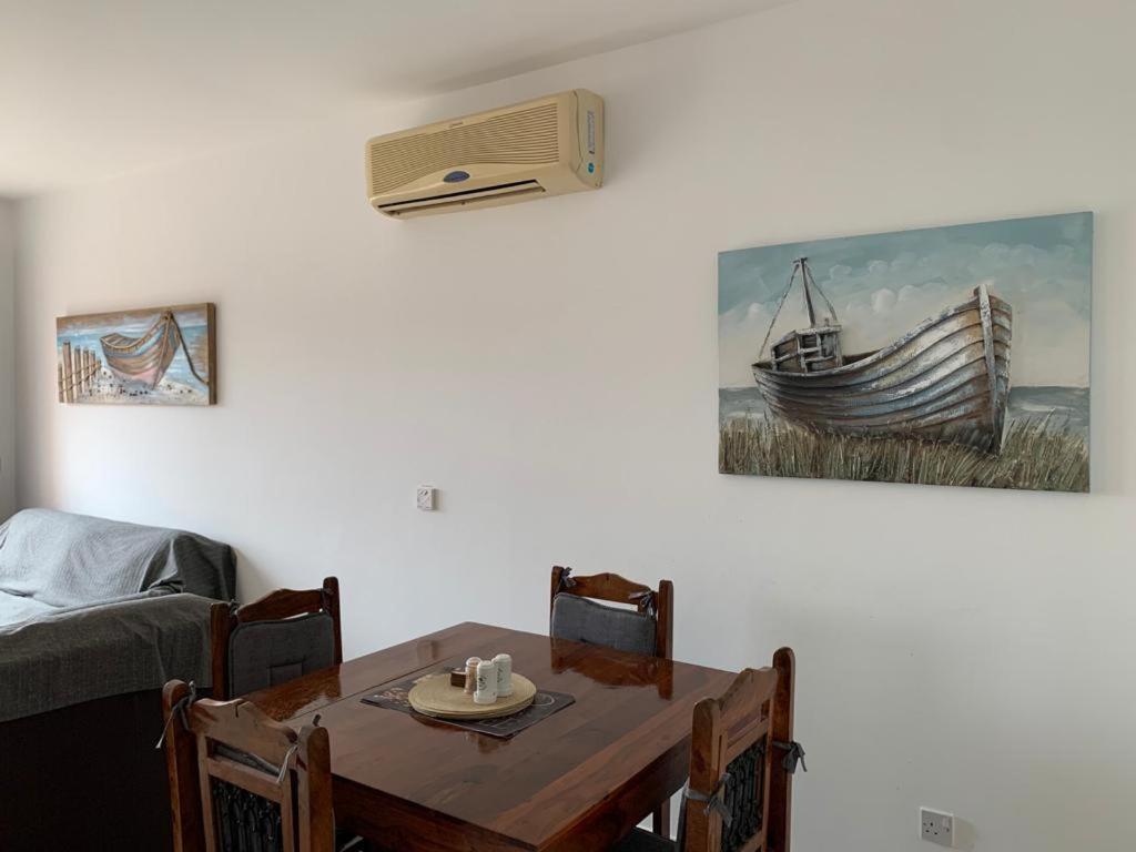 Comfortable 2 Bedroom Apartment In Popular Limnaria Gardens Paphos Ngoại thất bức ảnh