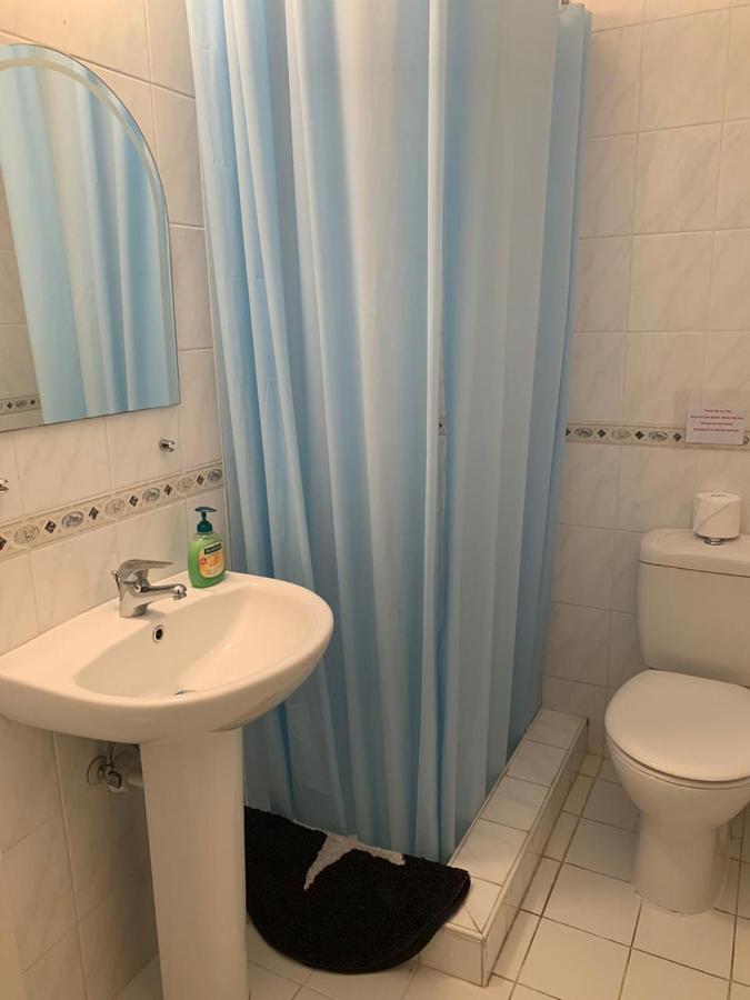 Comfortable 2 Bedroom Apartment In Popular Limnaria Gardens Paphos Ngoại thất bức ảnh
