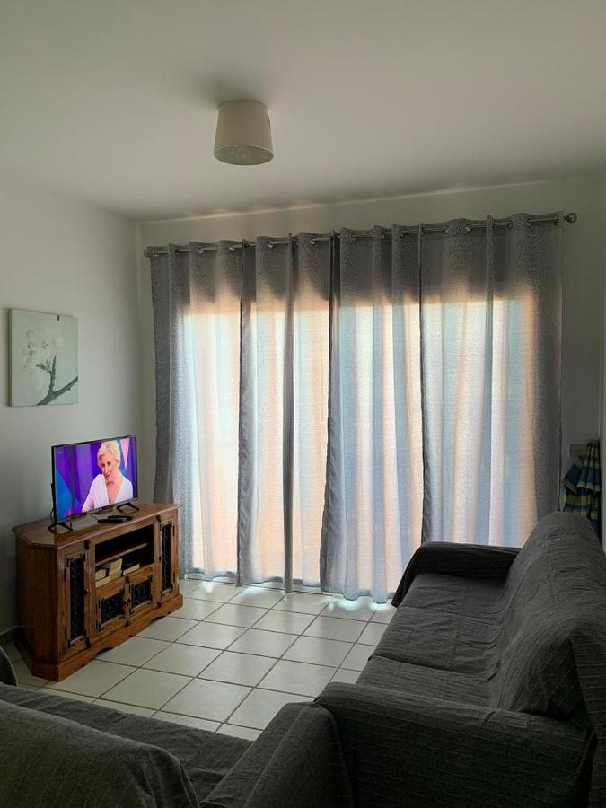 Comfortable 2 Bedroom Apartment In Popular Limnaria Gardens Paphos Ngoại thất bức ảnh